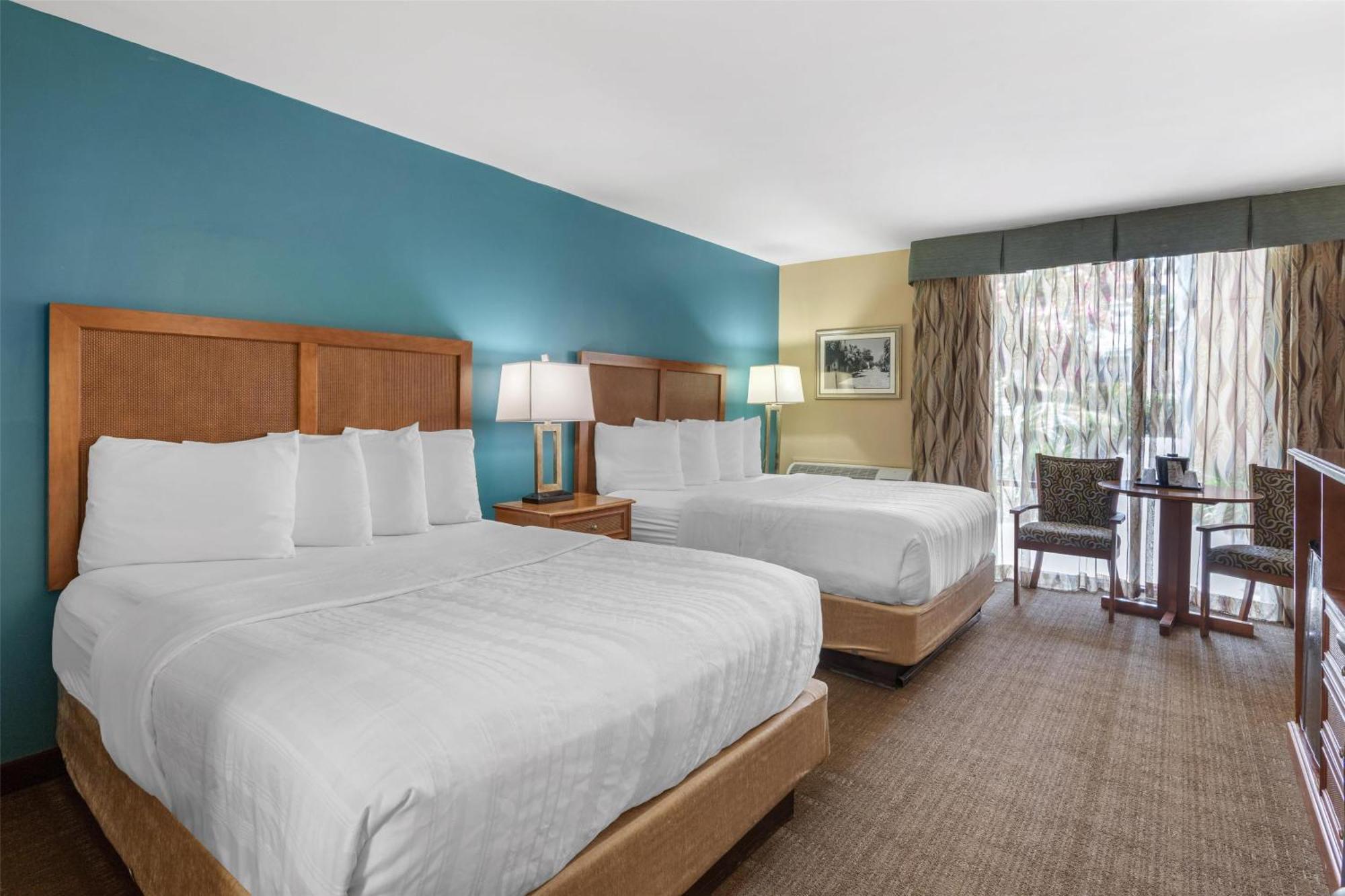 Queen Room Two Queen Beds Pool View Non-Smoking,1689826888:JPEG
