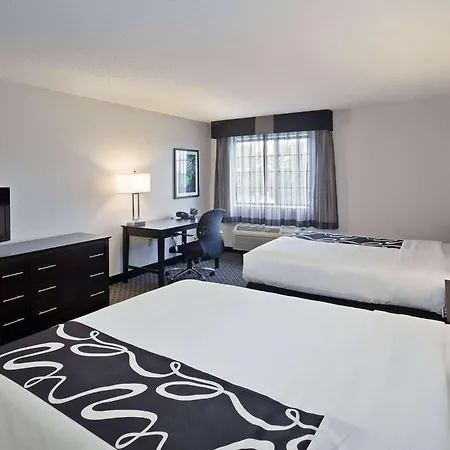 La Quinta Inn & Suites By Wyndham Charleston Riverview-3