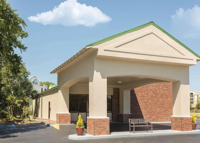 Days Inn By Wyndham Mt Pleasant-Charleston-Patriots Point Mount Pleasant